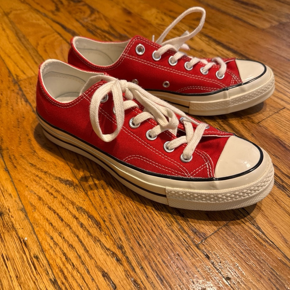 Size 8 - Converse Chuck 70 Low Enamel Red